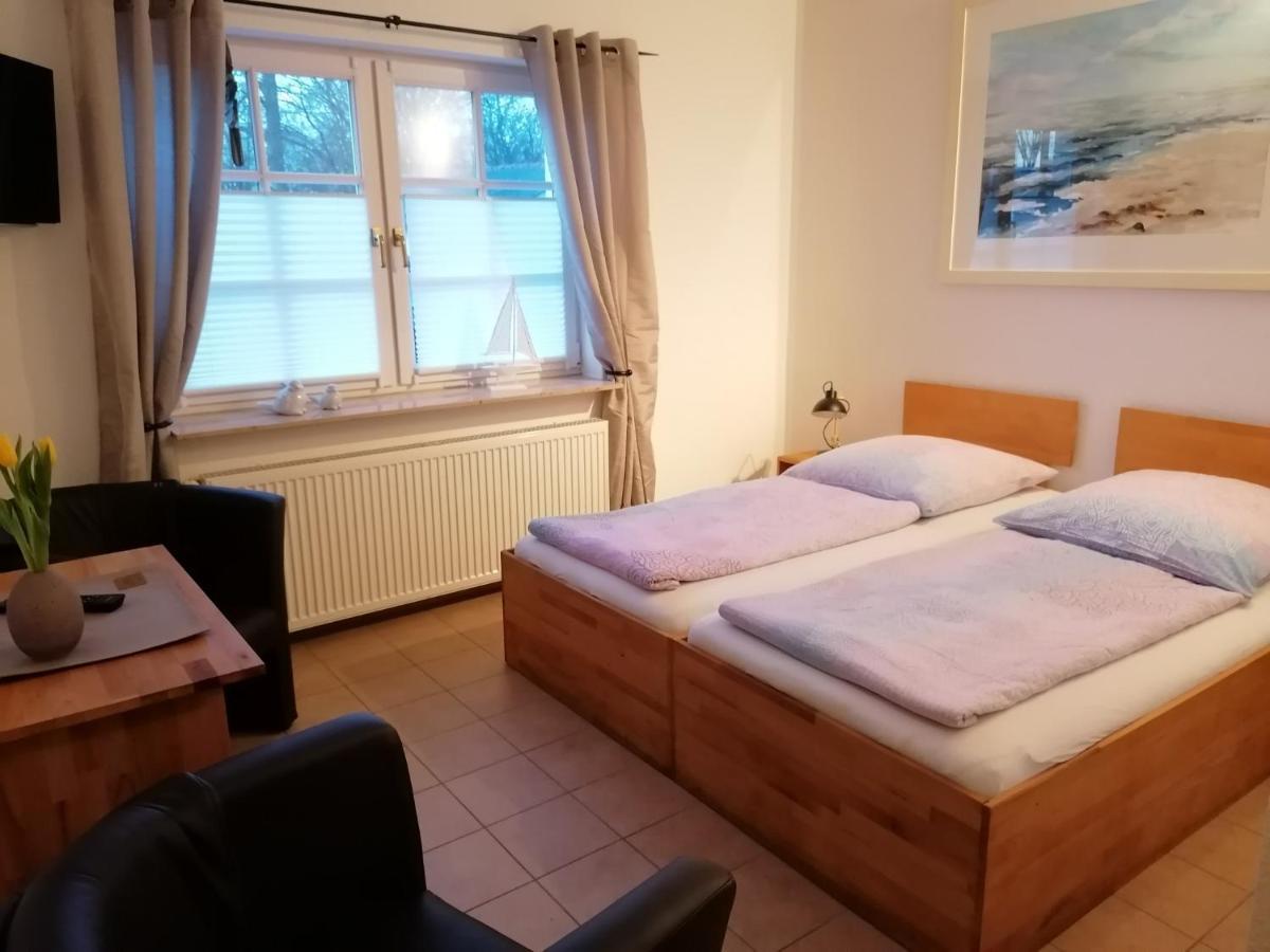 Rappin Boddenhus Auf Ruegen - Ferienwohnungen Und Pension מראה חיצוני תמונה