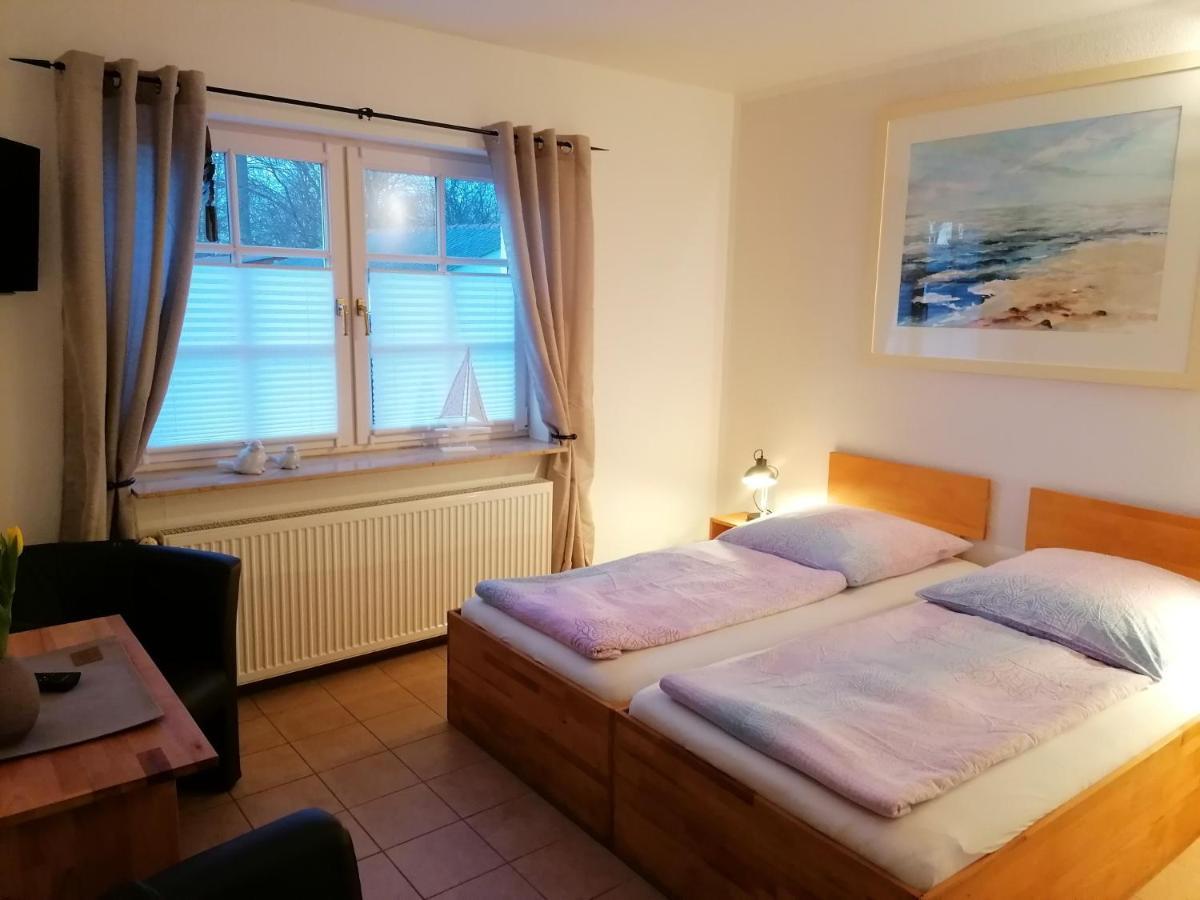 Rappin Boddenhus Auf Ruegen - Ferienwohnungen Und Pension מראה חיצוני תמונה
