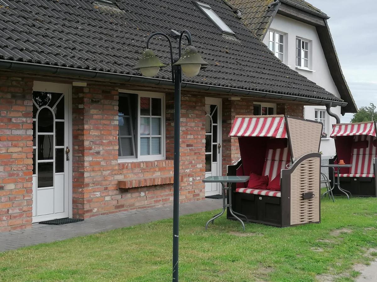 Rappin Boddenhus Auf Ruegen - Ferienwohnungen Und Pension מראה חיצוני תמונה